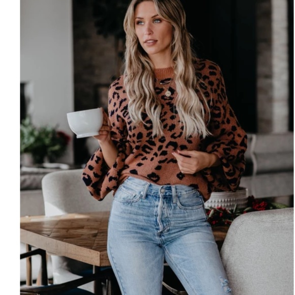 WIKTORIA Leopard Print Sweater - Picture 4 of 8